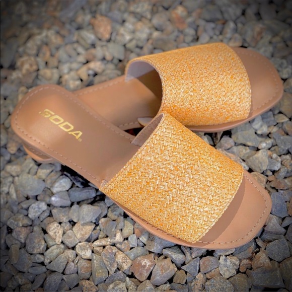 Mustard / yellow Sandal - Picture 3 of 4